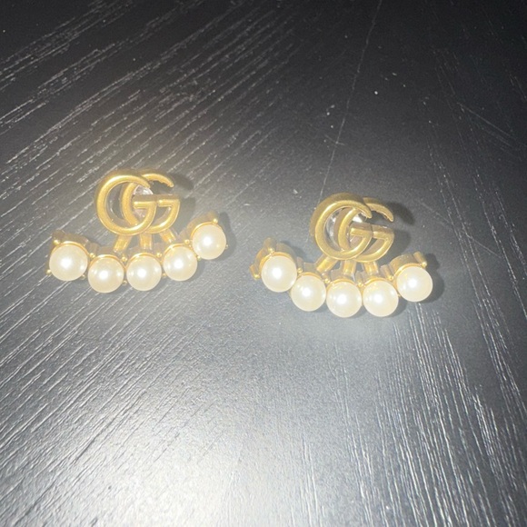 Brand new with box & dustbag Gucci Gold tone with Pearl Double G Stud Earrings - Picture 10 of 10